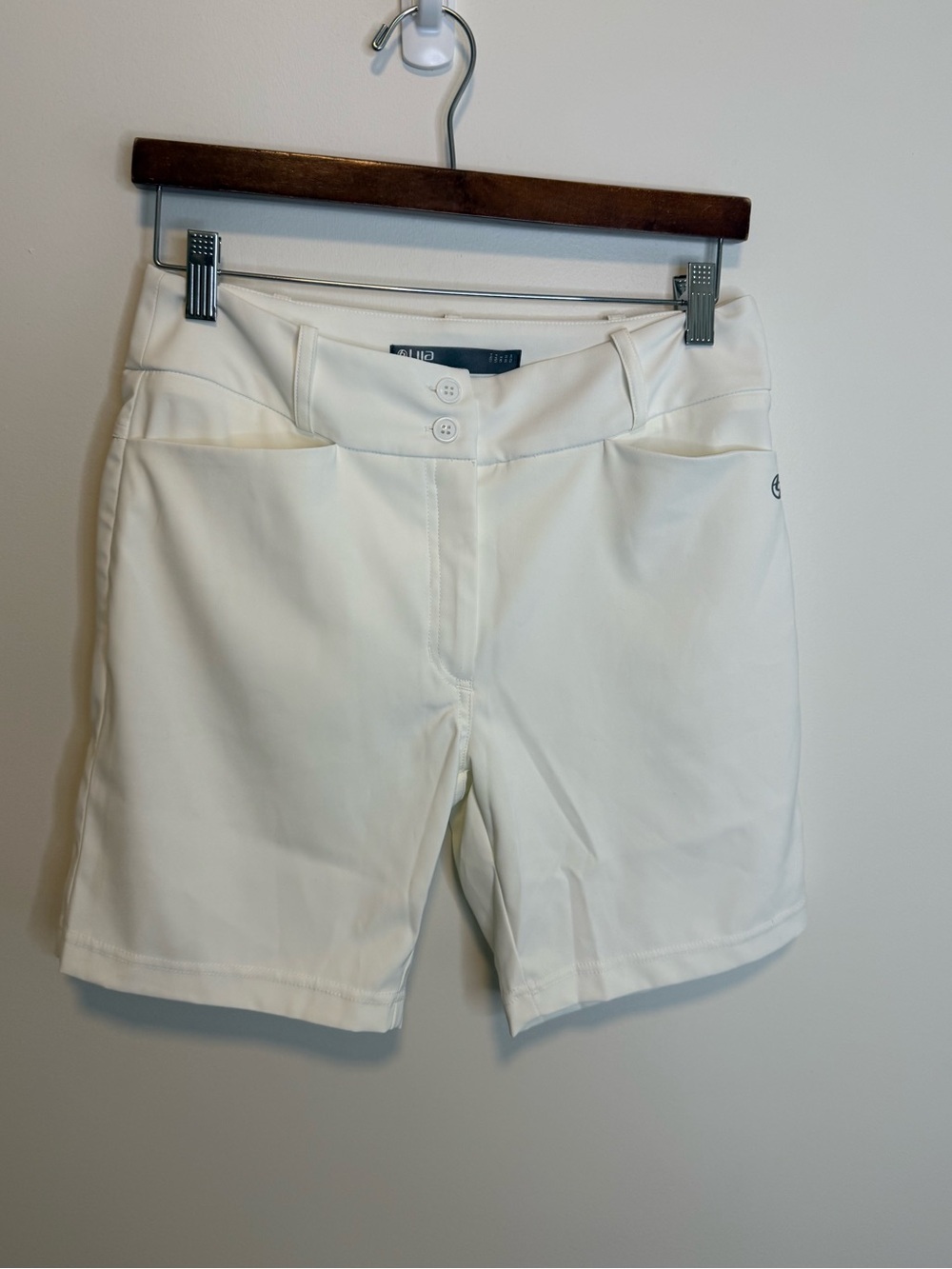 Lija White Women's Performance Golf Bermudas size 4